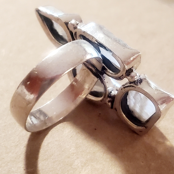 Unique Ring with Moonstone Gems Bezel Set into 925 Stamped Sterling Silver - Picture 6 of 11